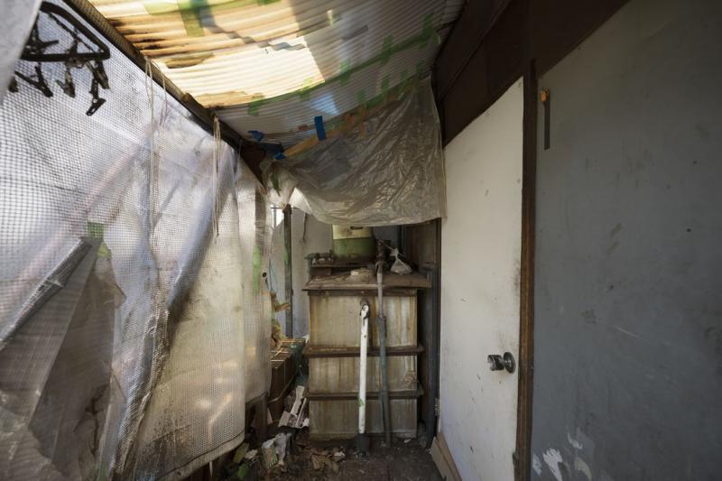 Прокуратура подала в суд на мэрию, которая оставила семьи пенсионеров в аварийном жилье под Новосибирском