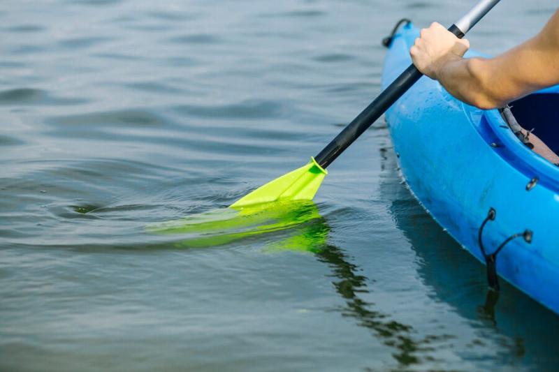 Спасатели обнаружили детей без присмотра взрослых на надувной лодке в Новосибирске