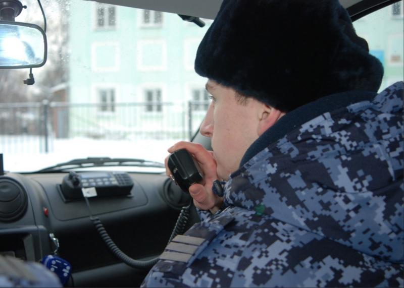 В Кирове росгвардейцы задержали подозреваемого в хулиганстве в кафе