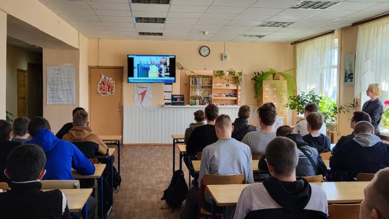 Смоленский филиал «Россети Центр» продолжает работу по популяризации профессии энергетика