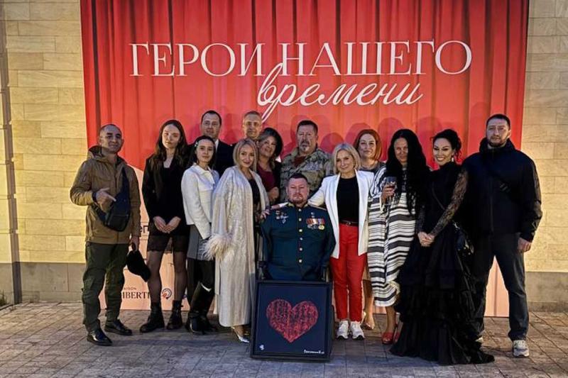 Благотворительный фонд «Мы рядом» вручил благодарственное письмо ясновидящей Аделине Паниной