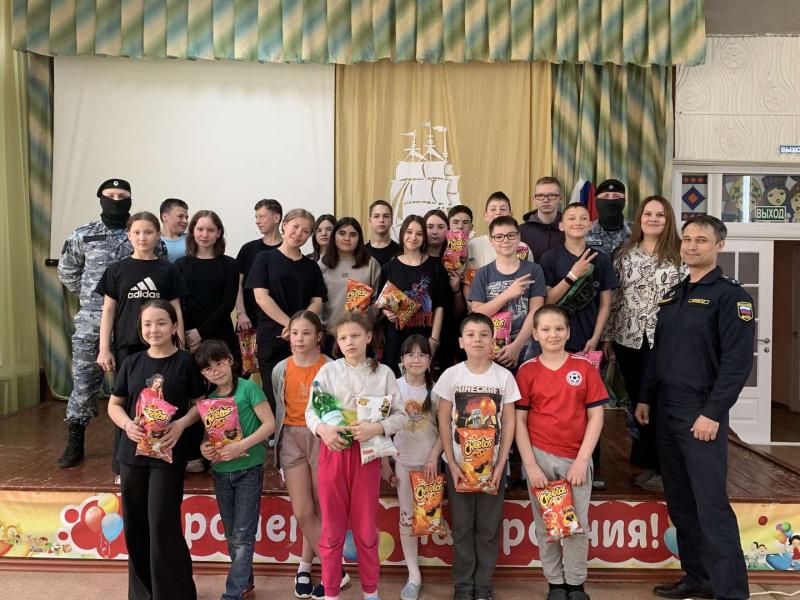 ​ Судебные приставы провели «Урок мужества» для воспитанников подшефного детского дома
