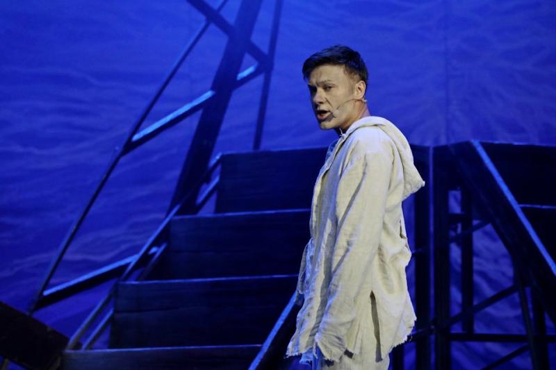 От экрана к сцене: день рождения и спектакль Дмитрия Ермака