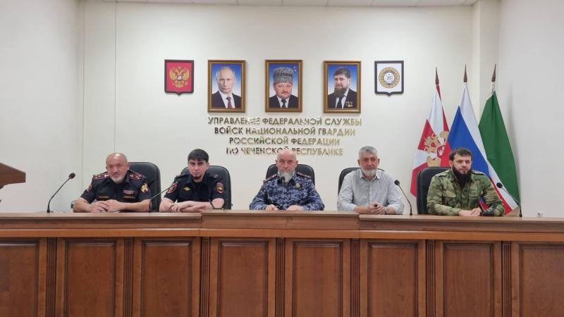 В УПРАВЛЕНИИ РОСГВАРДИИ ПО ЧЕЧЕНСКОЙ РЕСПУБЛИКЕ СОСТОЯЛСЯ КРУГЛЫЙ СТОЛ
