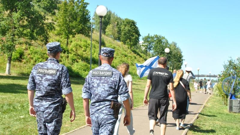В Кирове росгвардейцы обеспечили общественный порядок в День Военно-Морского Флота