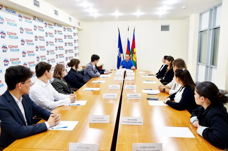 Депутат ЗСК Виктор Тепляков принял участие в избрании председателя сочинского штаба «Молодой Гвардии»