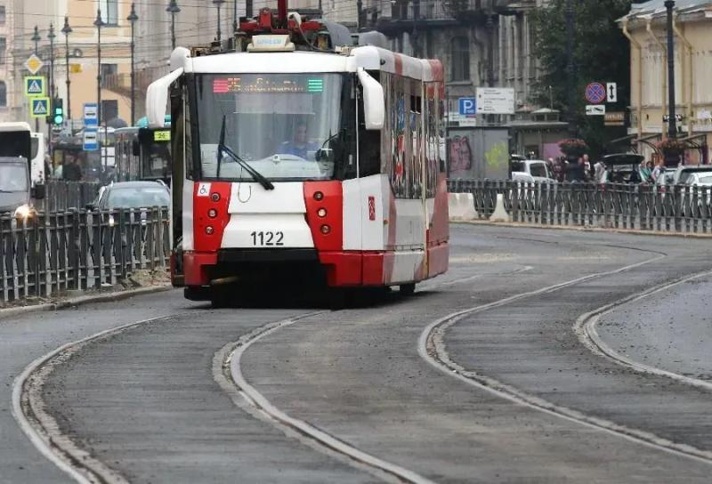 На линию выходят «Невские»: в Петербурге начали подключать энергопитание для скоростного трамвая