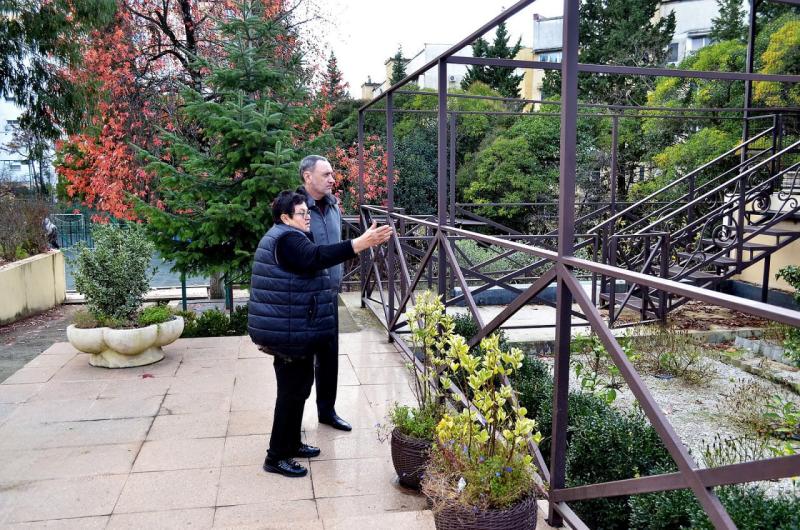 Депутат ЗСК Виктор Тепляков проинспектировал благоустройство территорий гимназии № 44 в Сочи