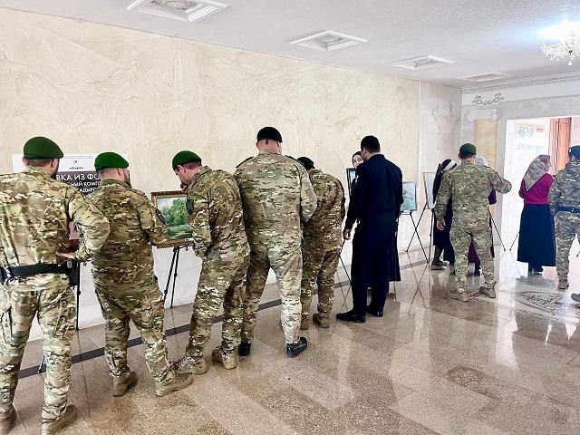 РОСГВАРДЕЙЦЫ ПОСЕТИЛИ ВЫЕЗДНУЮ ХУДОЖЕСТВЕННУЮ ВЫСТАВКУ В АРГУНЕ